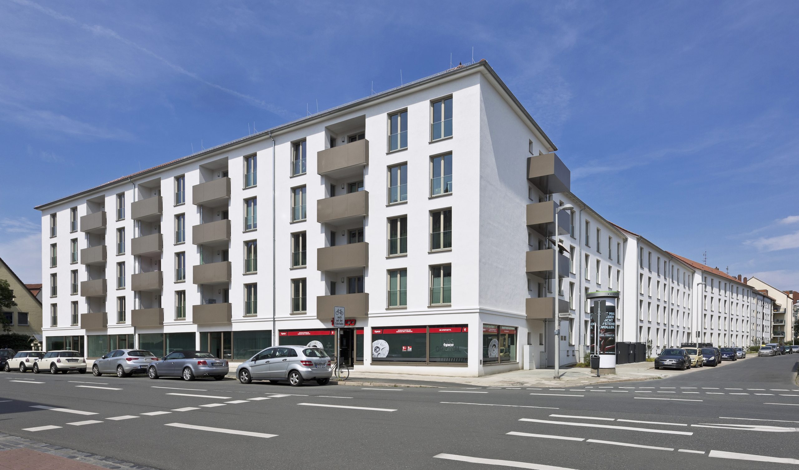 Platter Architekten BDA Haus Form Architektur Braunschweig Quartier Umbau Renovierung Balkone Gestaltung Design Bauherr Modernisierung Objektüberwachung Hohe Tor Frontalansicht