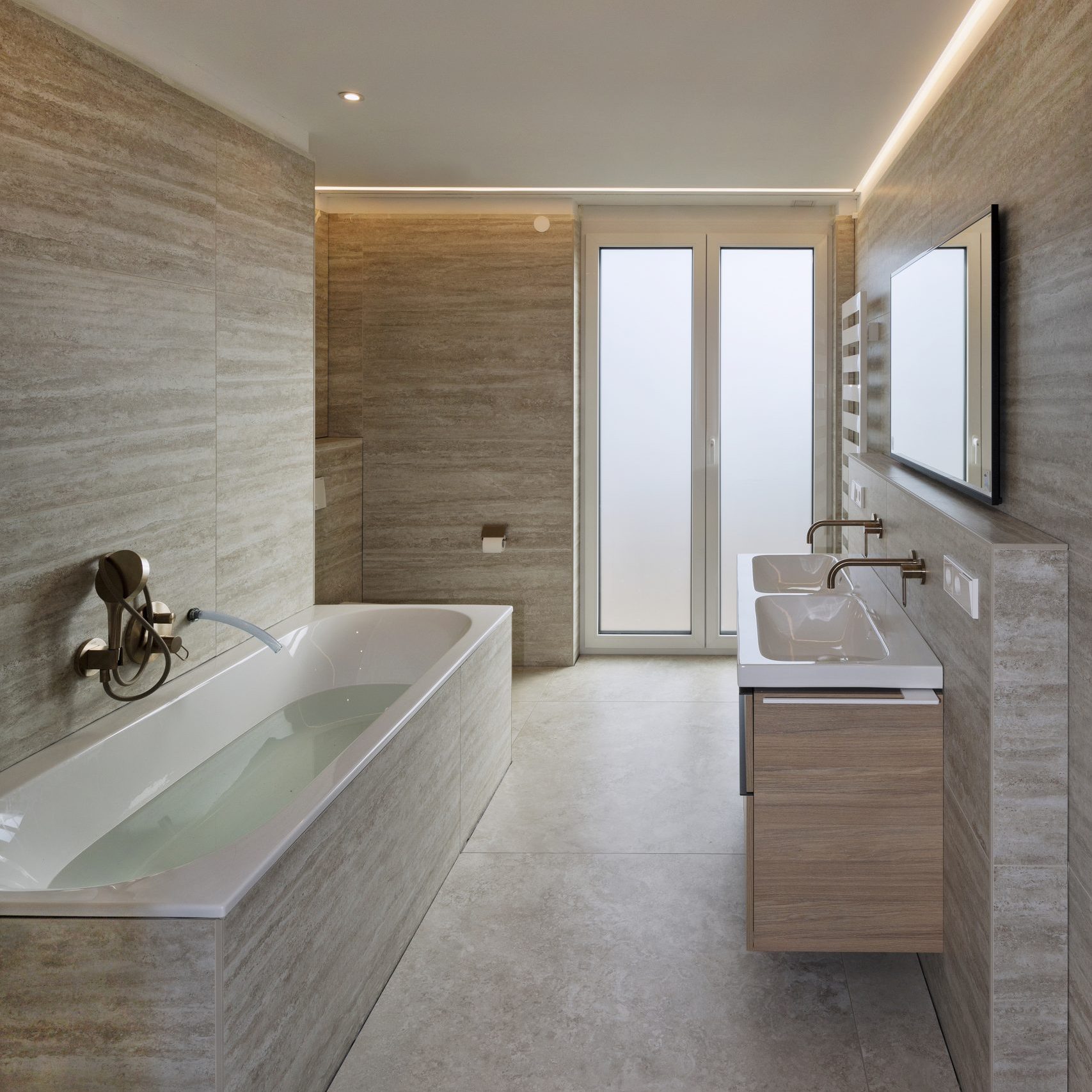 Schmied Bungalow, Kanzlerfeld Braunschweig, Umbau, Sanierung, Modern, Badezimmer, Travertinen Fliesen