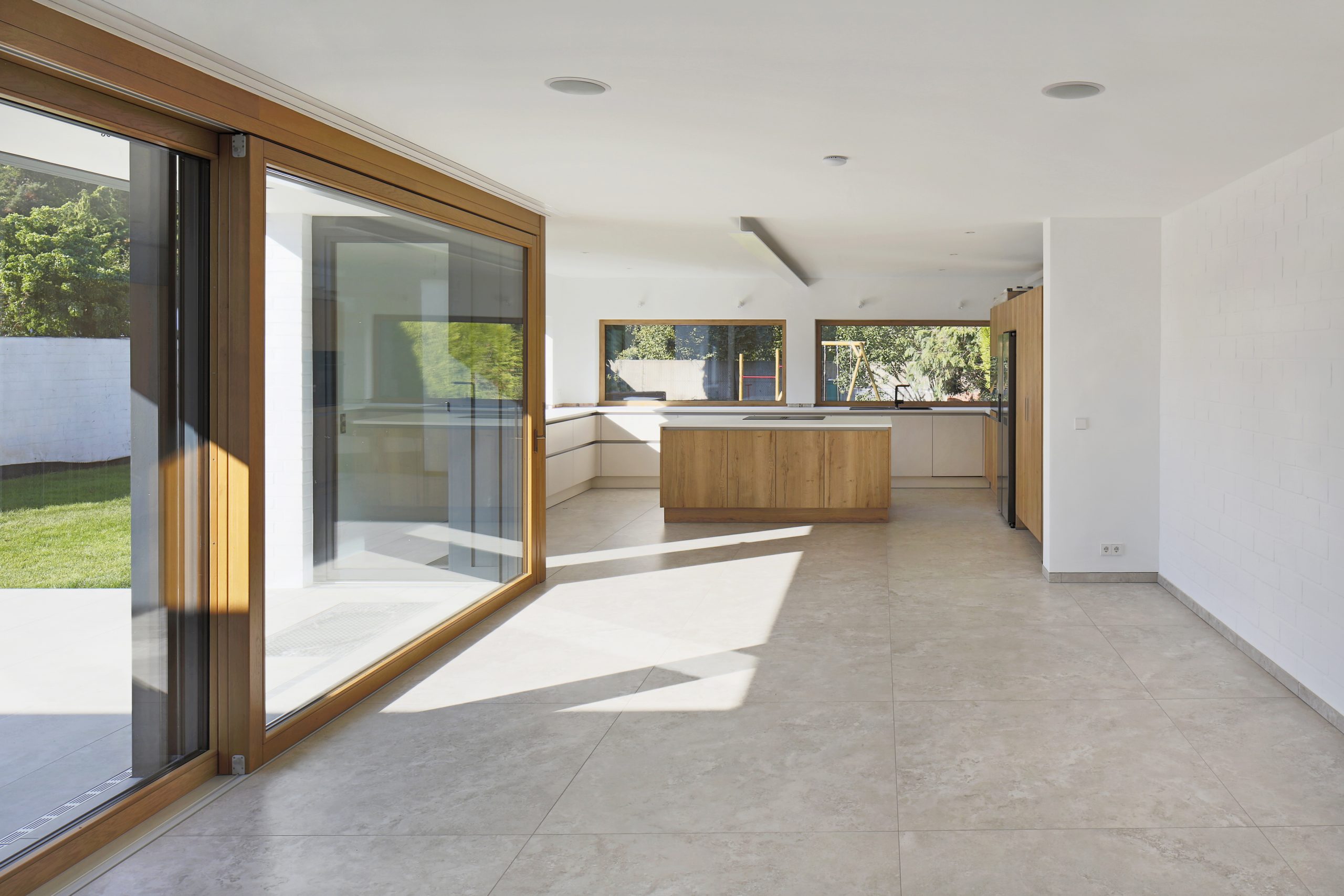 Schmied Bungalow, Kanzlerfeld Braunschweig, Umbau, Sanierung, Moderne maßangefertigte Küche, Terrasse