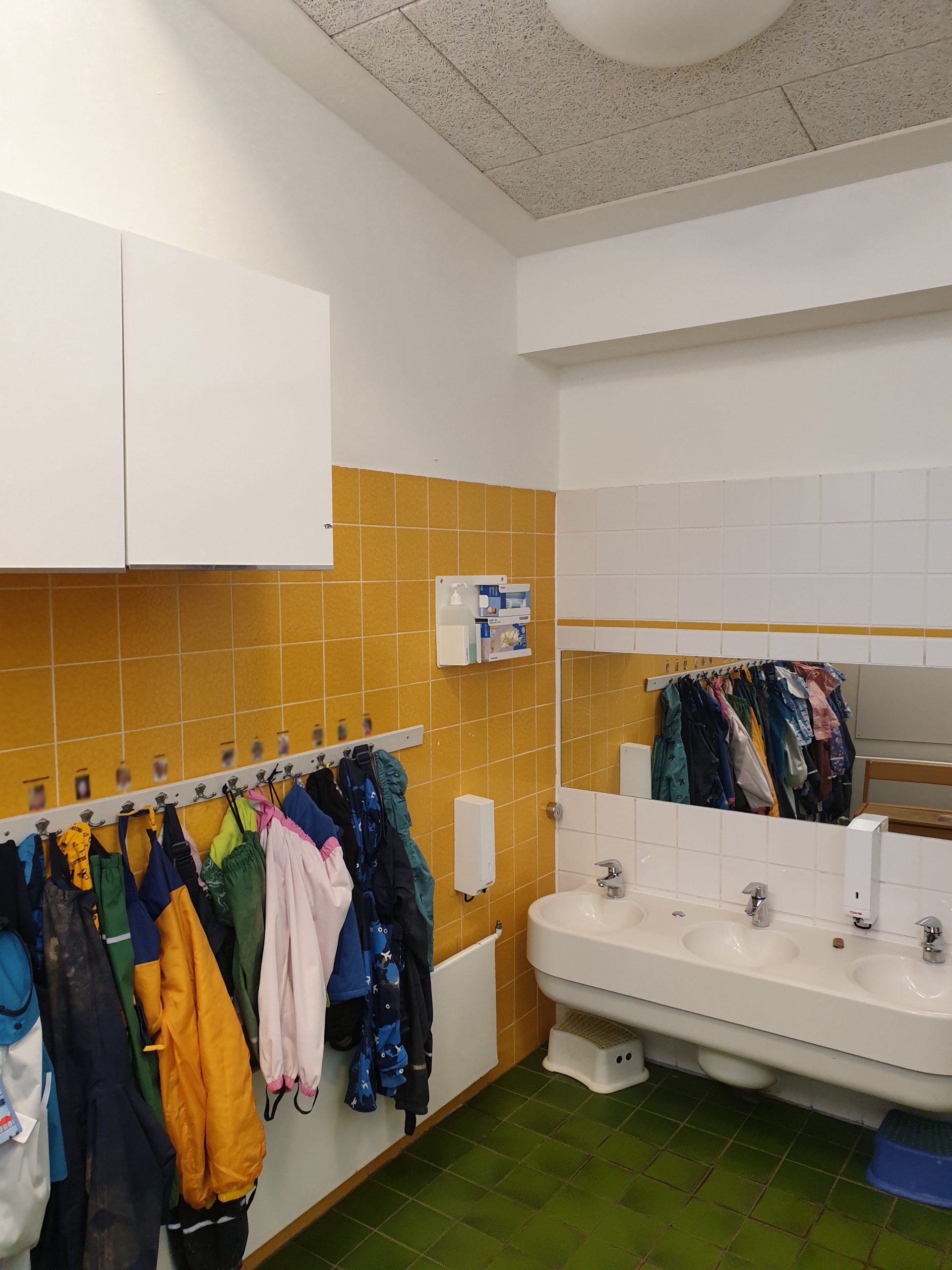 Kita, Sanierung von Waschräumen, Wolfenbüttel, Bestand, Gelb, Voll